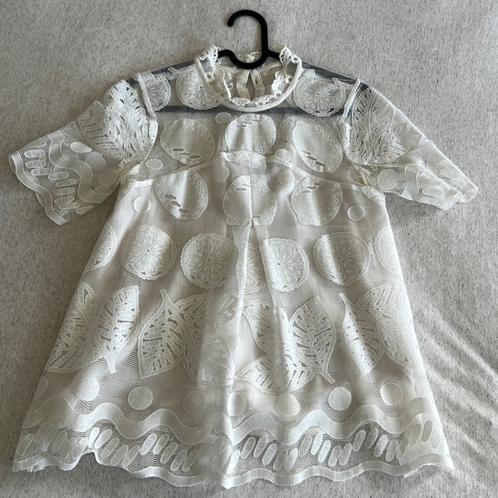 Anthropologie HD in Paris laced lemon top